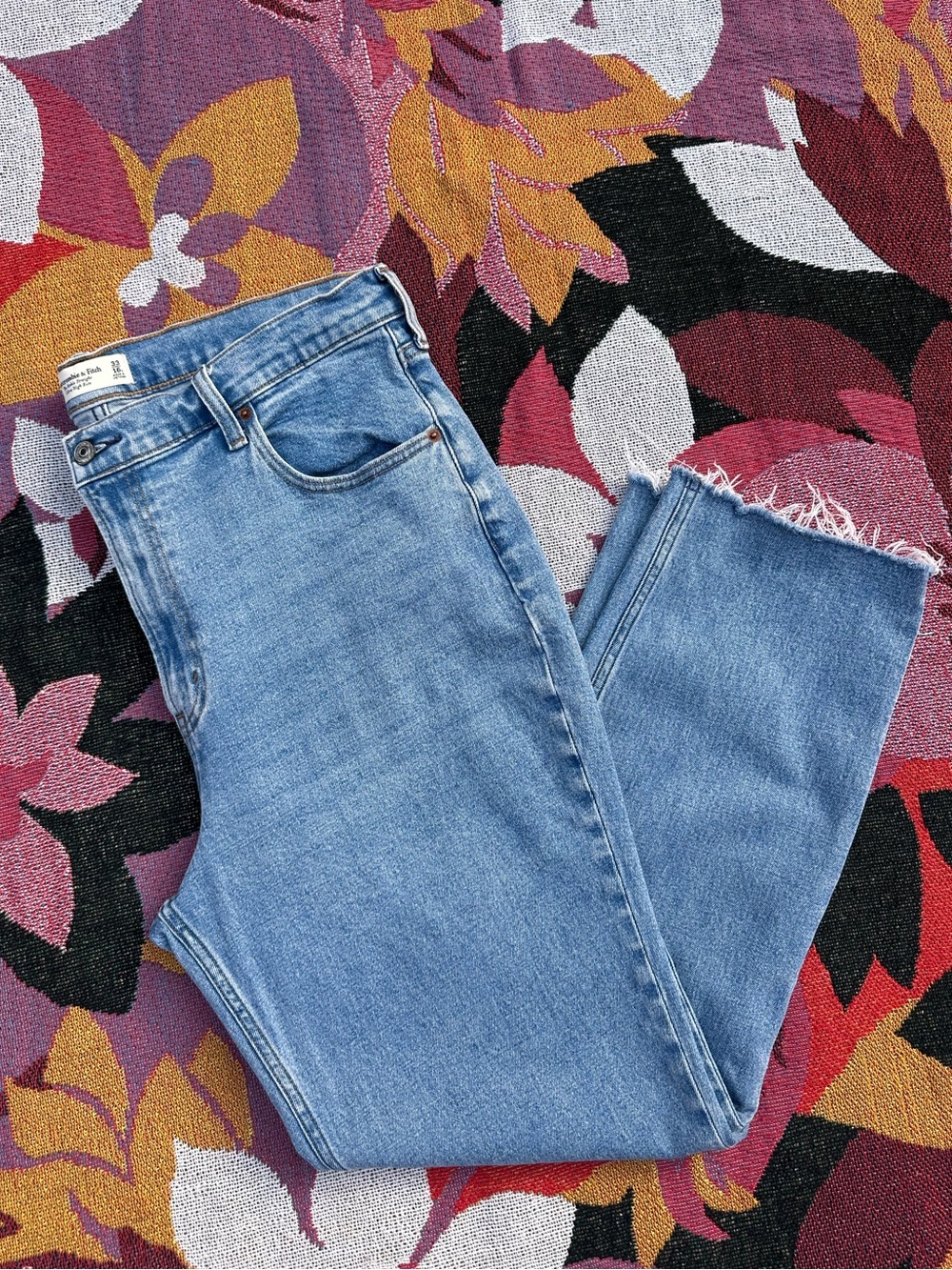 Abercrombie & Fitch The Ankle Straight Ultra High-Rise Jean
